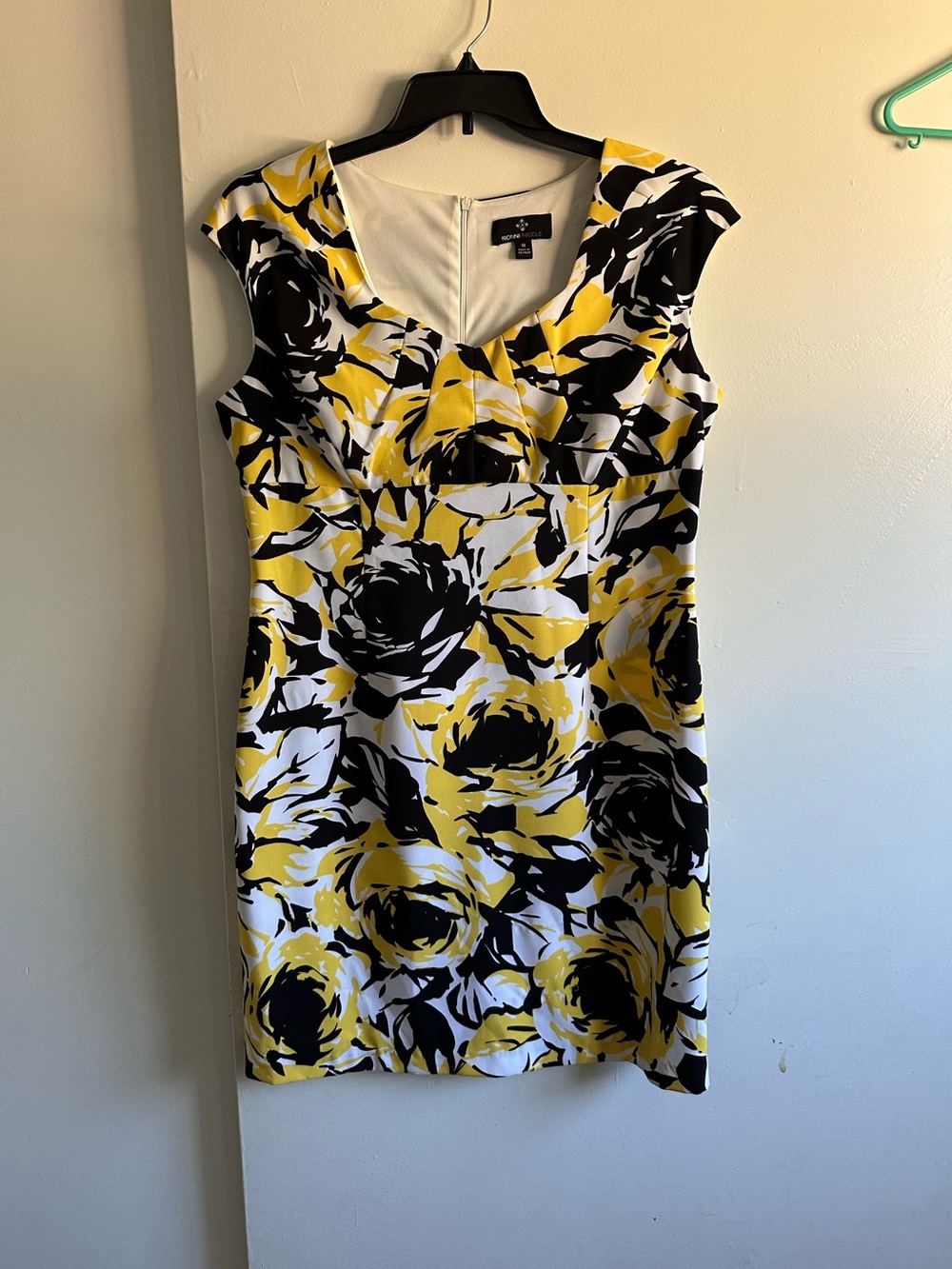 Ronni Nicole Black, Yellow & White Floral Sheath Dress